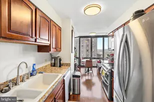 2018 Walnut St, Philadelphia, PA 19103 - Photo 9