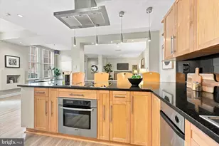 306 Cherry St, Philadelphia, PA 19106 - Photo 11