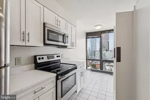 2020 Walnut St, Philadelphia, PA 19103 - Photo 9
