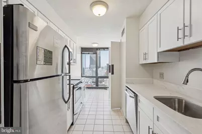 2020 Walnut Street #21B, Philadelphia, PA 19103 - Photo 7