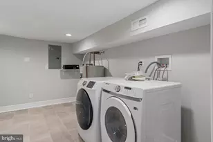 909 S 25th St, Philadelphia, PA 19146 - Photo 35
