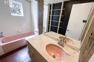 1136 Waverly St, Philadelphia, PA 19147 - Photo 15