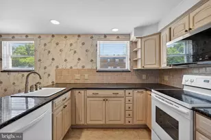 327 Nandina St, Philadelphia, PA 19116 - Photo 11