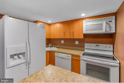 678 N 15th Street, Philadelphia, PA 19130 - Photo 9