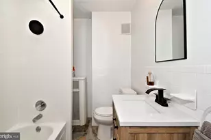 2836 S Sydenham St, Philadelphia, PA 19145 - Photo 9