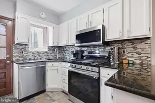 2836 S Sydenham St, Philadelphia, PA 19145 - Photo 9