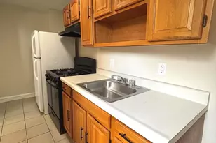 923 Edgemore Rd, Philadelphia, PA 19151 - Photo 5
