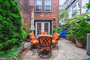 2228 Pine St, Philadelphia, PA 19103 - Photo 31