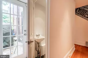 2228 Pine St, Philadelphia, PA 19103 - Photo 9