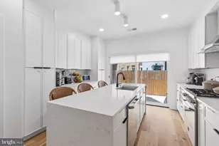 2231 Pemberton St, Philadelphia, PA 19146 - Photo 9