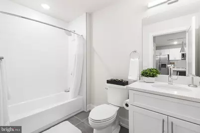214 Vine Street #204, Philadelphia, PA 19106 - Photo 15