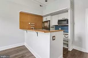 2231 Green St, Philadelphia, PA 19130 - Photo 9