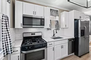 2325 E Sergeant St, Philadelphia, PA 19125 - Photo 17