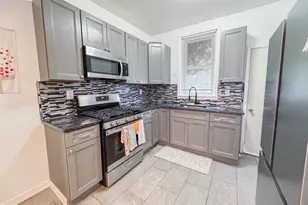 1217 S Peach St, Philadelphia, PA 19143 - Photo 5
