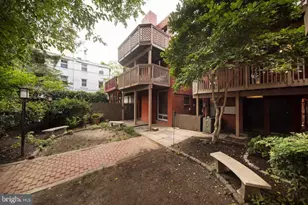 1634 Lombard St, Philadelphia, PA 19146 - Photo 9
