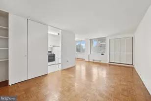 604 S Washington Square, Philadelphia, PA 19106 - Photo 1