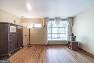800 E Cathedral Rd, Philadelphia, PA 19128 - Photo 9