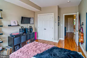 1247 S 19th St, Philadelphia, PA 19146 - Photo 9