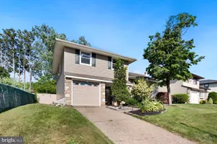 613 Oakfield Ln, Philadelphia, PA 19115 - Photo 3
