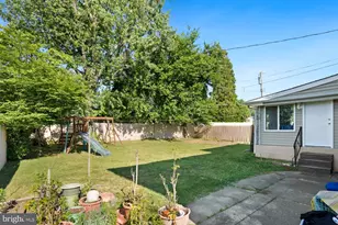 613 Oakfield Ln, Philadelphia, PA 19115 - Photo 27