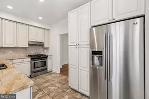 385 Conarroe St, Philadelphia, PA 19128 - Photo 9