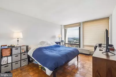 220 Locust Street #24FS, Philadelphia, PA 19106 - Photo 7