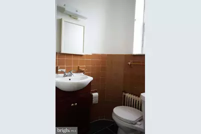 2601 S Iseminger Street #1ST FL, Philadelphia, PA 19148 - Photo 5