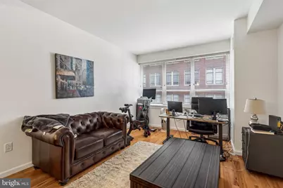1425 Locust Street #4E, Philadelphia, PA 19102 - Photo 3
