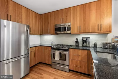 1425 Locust Street #4E, Philadelphia, PA 19102 - Photo 9