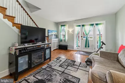 529 E Clarkson Avenue, Philadelphia, PA 19120 - Photo 5