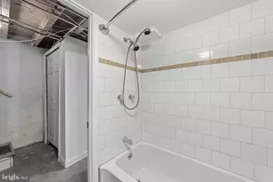 529 E Clarkson Ave, Philadelphia, PA 19120 - Photo 13