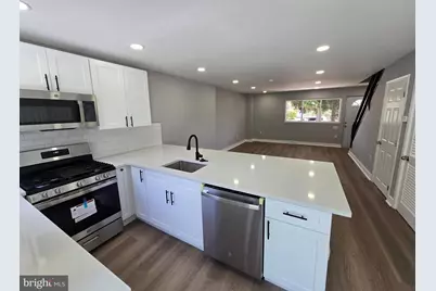 1426 Dondill Place, Philadelphia, PA 19122 - Photo 11