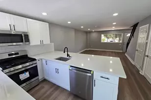 1426 Dondill Pl, Philadelphia, PA 19122 - Photo 11
