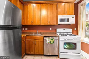 2225 Pemberton St, Philadelphia, PA 19146 - Photo 9