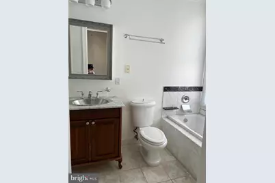 105 S 18th Street #4B, Philadelphia, PA 19103 - Photo 9