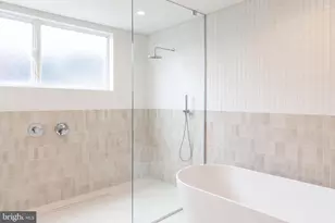 954 N 6th St, Philadelphia, PA 19123 - Photo 33
