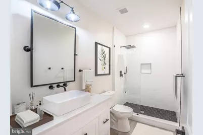 2001 S Norwood Street #UNIT A, Philadelphia, PA 19145 - Photo 3