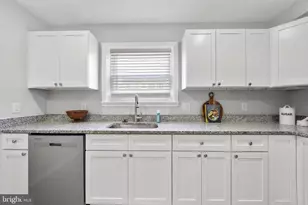 3611 Whitehall Ln, Philadelphia, PA 19114 - Photo 9