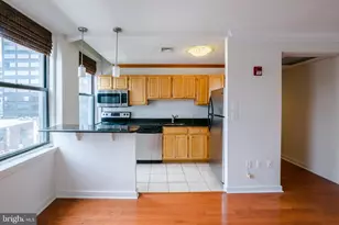1939 Chestnut St, Philadelphia, PA 19103 - Photo 3