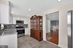 6926 Grosbeak Pl, Philadelphia, PA 19142 - Photo 7