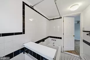 924 S 10th St, Philadelphia, PA 19147 - Photo 9