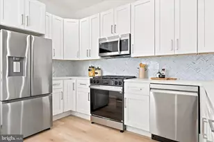 2119 Tasker St, Philadelphia, PA 19145 - Photo 7