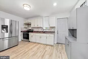 4223 N Hicks St, Philadelphia, PA 19140 - Photo 3