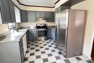 1012 Brighton St, Philadelphia, PA 19111 - Photo 9
