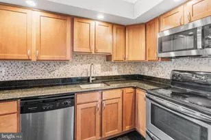 200 Lombard St, Philadelphia, PA 19147 - Photo 9