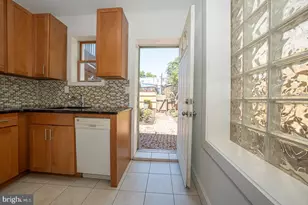872 Lecount, Philadelphia, PA 19130 - Photo 11