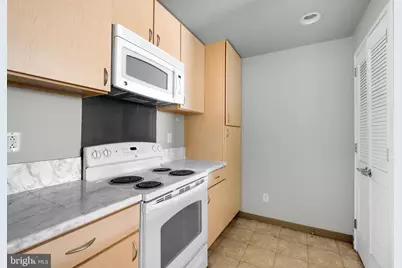 815 Arch Street #218, Philadelphia, PA 19107 - Photo 11