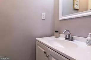 2036 S Garnet St, Philadelphia, PA 19145 - Photo 9