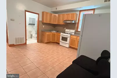 1318 W Girard Avenue, Philadelphia, PA 19123 - Photo 3
