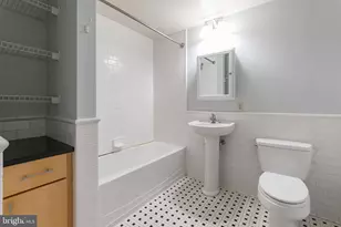 412 S 13th St, Philadelphia, PA 19147 - Photo 7